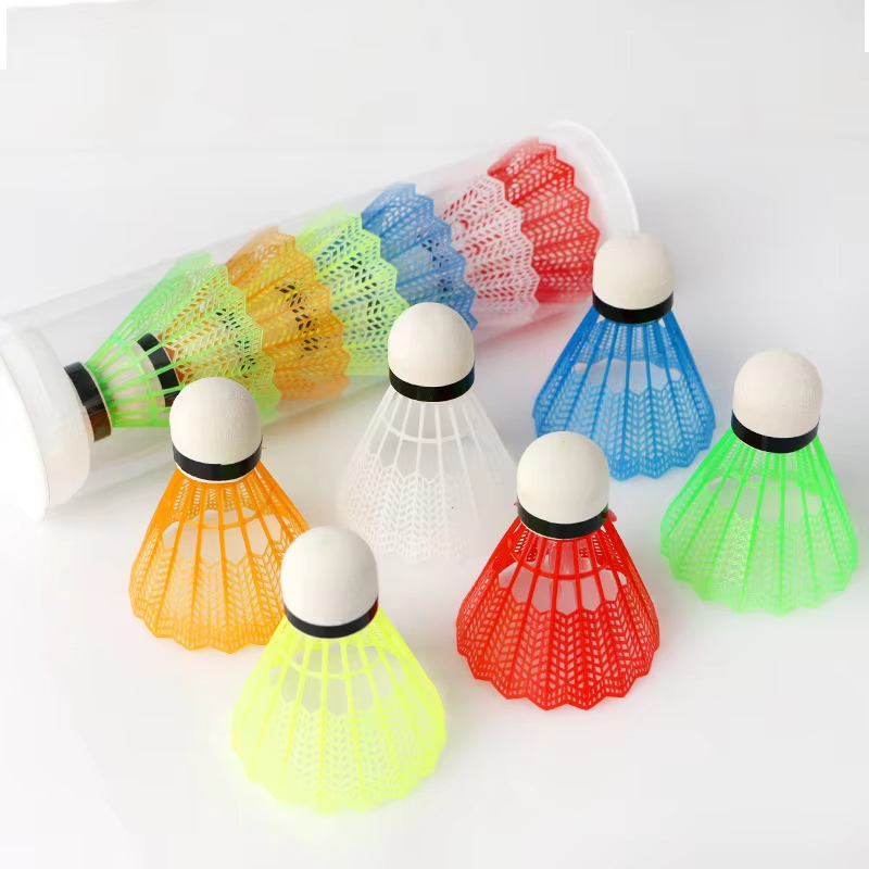 ลูกแบดมินตันพลาสติกสีสันสดใส 1 - Badminton Event บทวิจารณ์และราคา